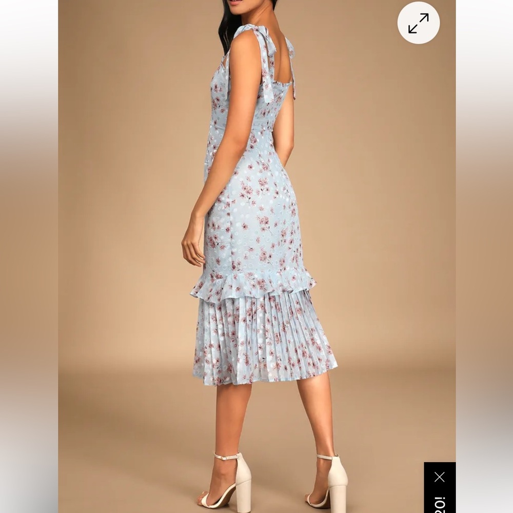 Lulus Terrace View Midi Dress M Floral Pleated NWT Cottagecore Romantic Party - Picture 16 of 16